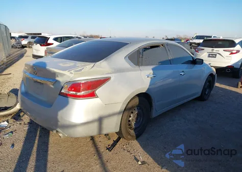 2013 Nissan Altima 2.5 S z USA, uszkodzony, nr VIN 1N4AL3AP7DN435749